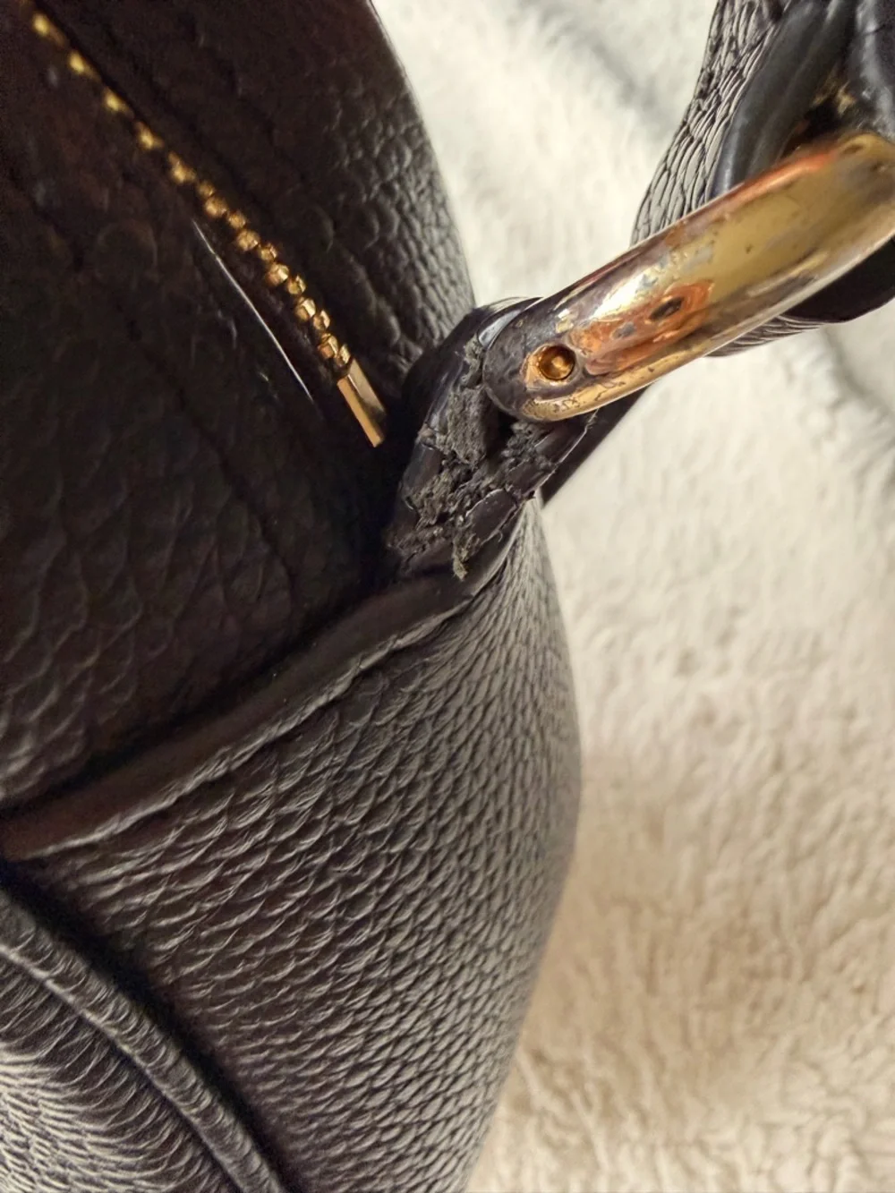 Gucci Black Pebbled Leather Disco Crossbody with Tassel - Picture 5 of 16